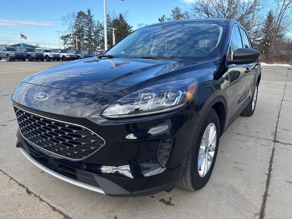 Used 2022 Ford Escape SE image 3