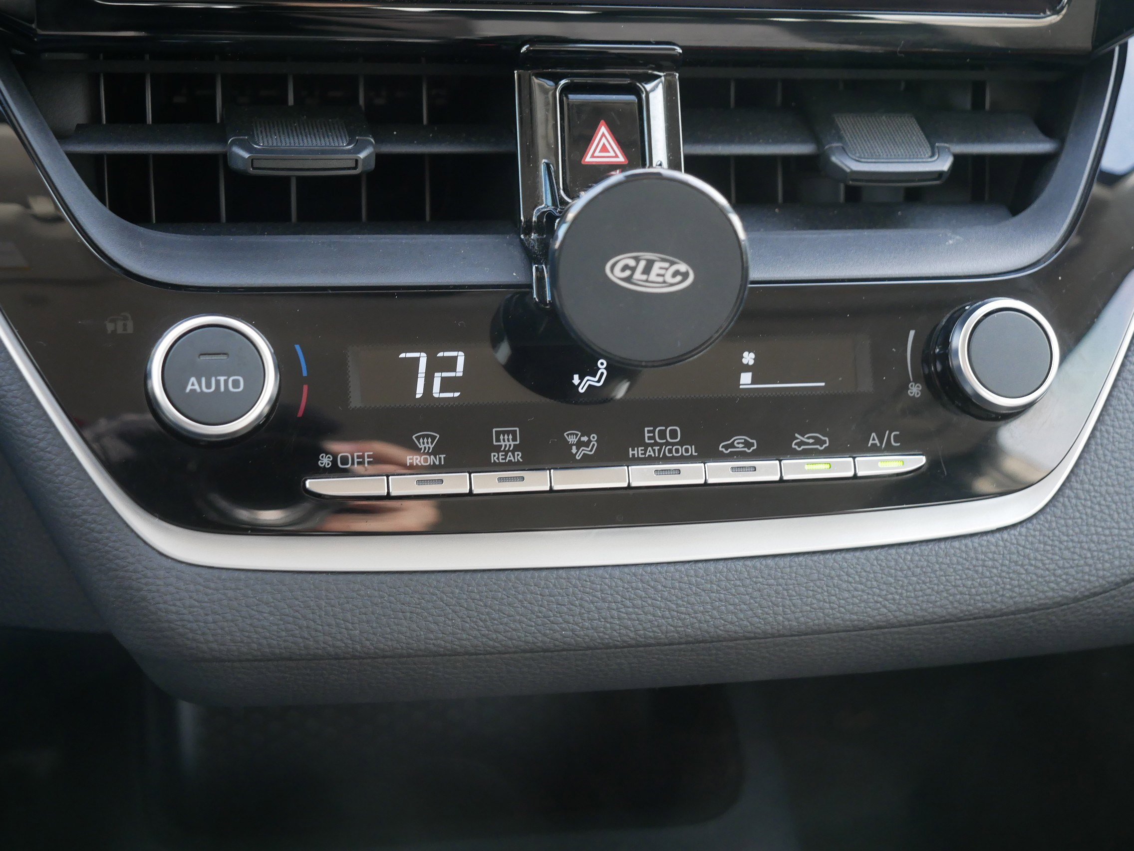 Used 2024 Toyota Corolla LE image 23