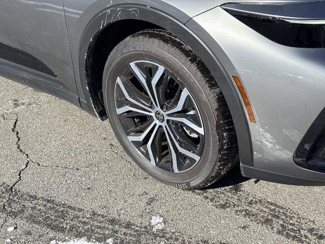 Used 2025 Toyota Crown XLE image 7