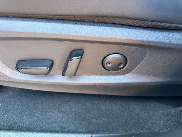 Used 2025 Nissan Pathfinder Platinum AWD/4WD image 32