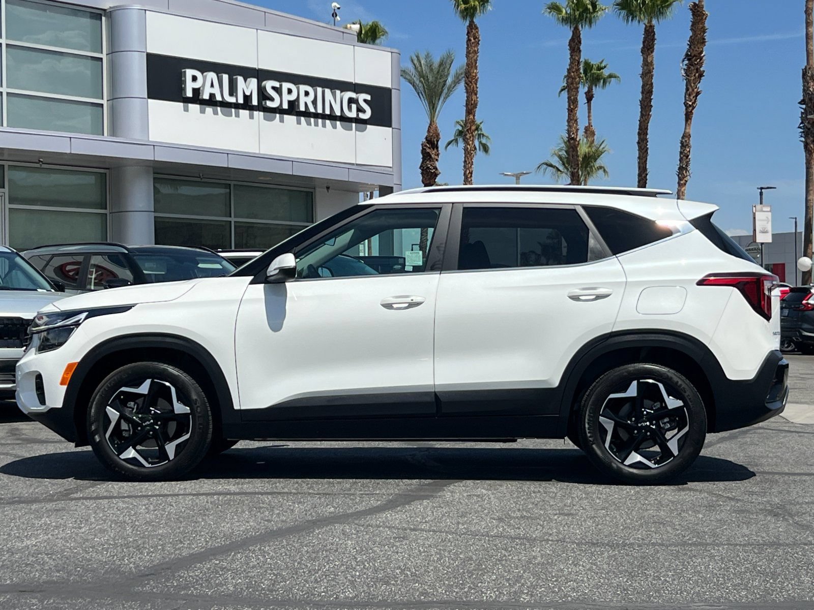 Certified 2025 Kia Seltos EX FWD image 6