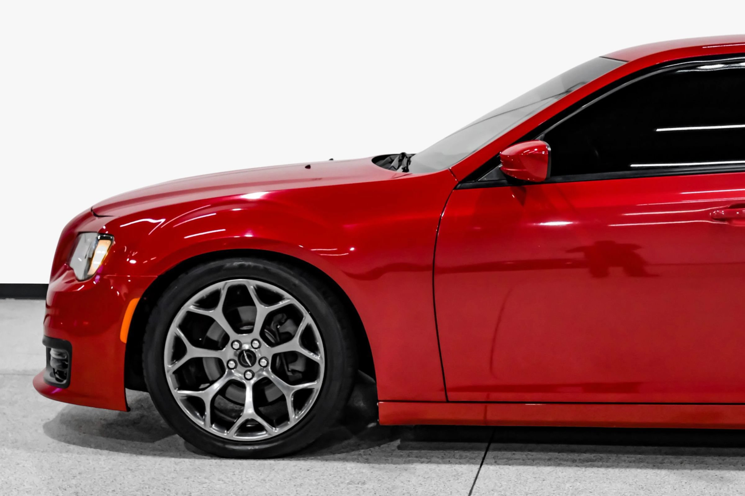 Used 2015 Chrysler 300 S RWD image 10