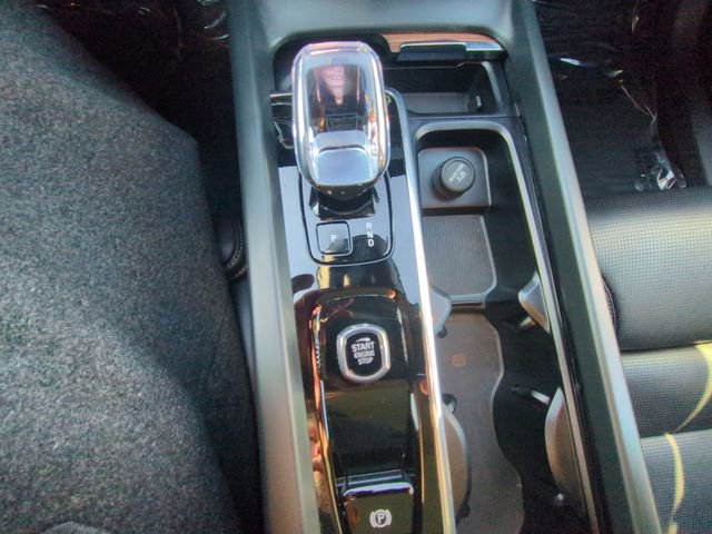 Used 2024 Volvo XC60 T8 Ultimate w/ Protection Package Premier image 30