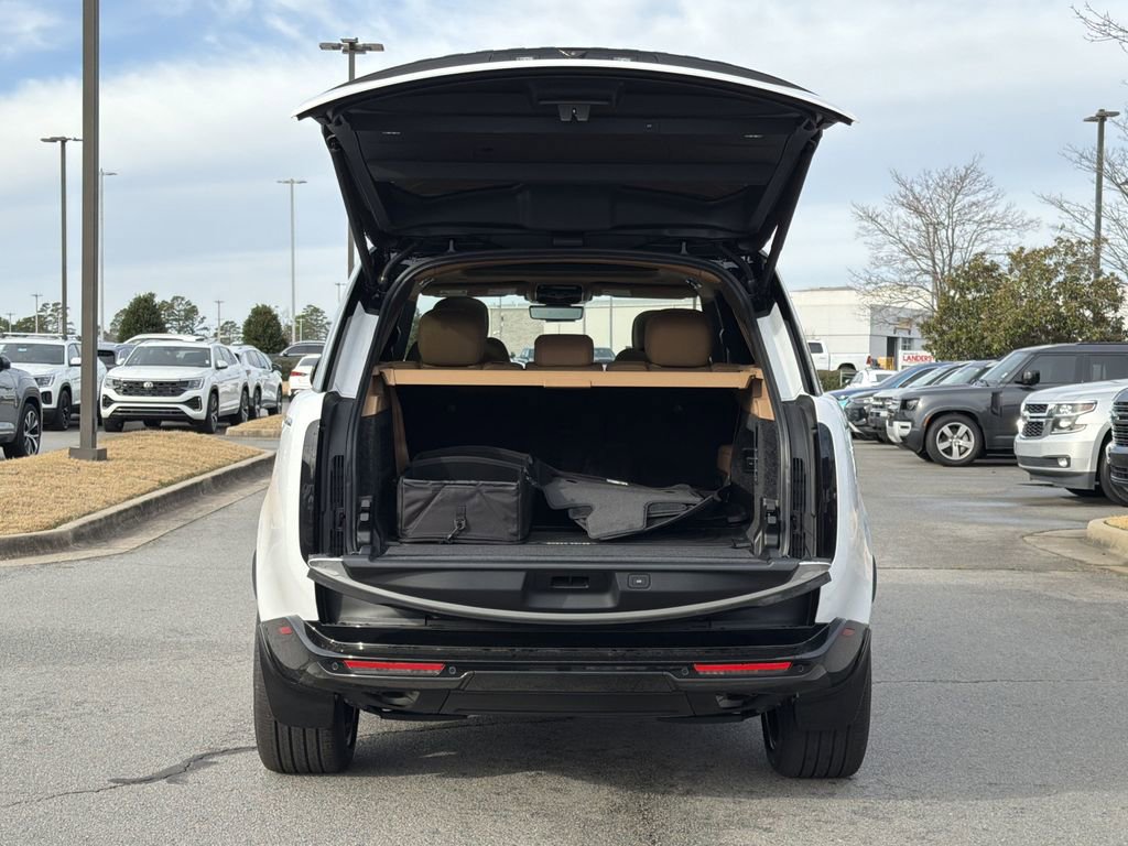 New 2026 Land Rover Range Rover Long Wheelbase SE image 12