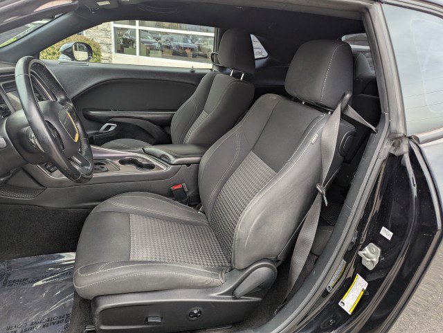Used 2018 Dodge Challenger SXT image 18
