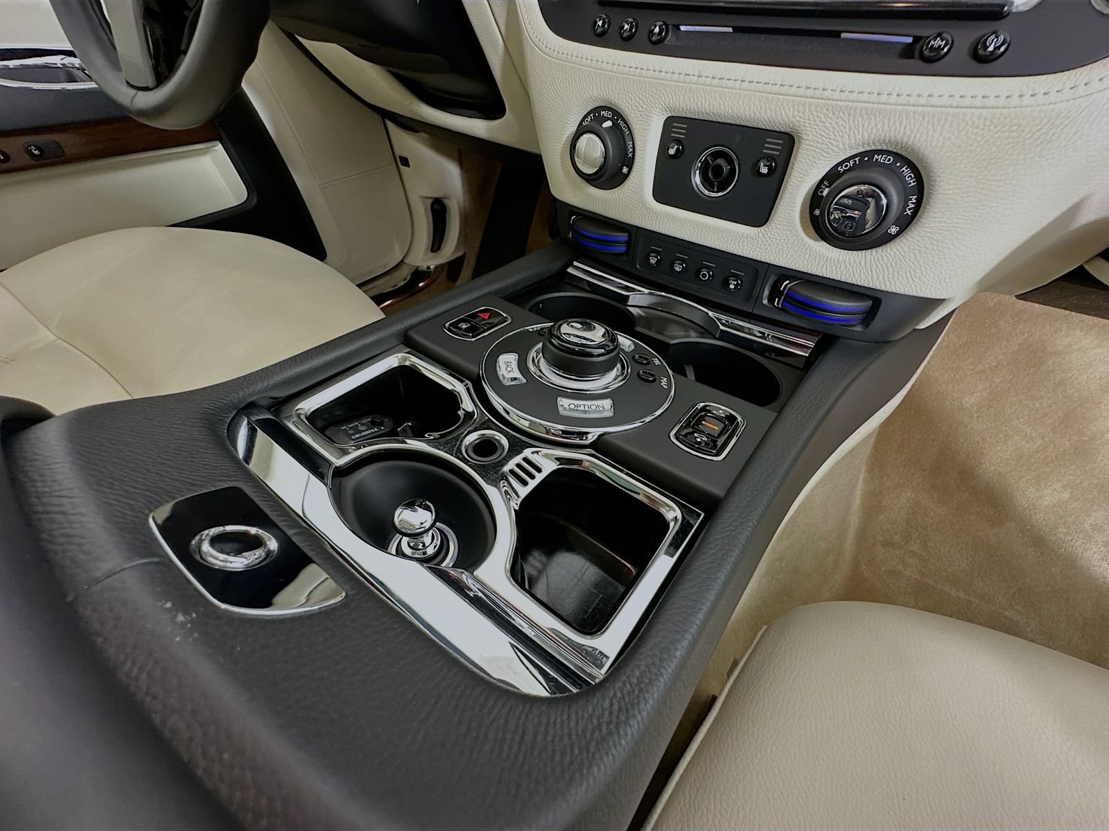 Used 2010 Rolls-Royce Ghost RWD image 69