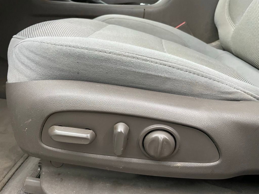 Used 2019 Chevrolet Traverse LT image 11