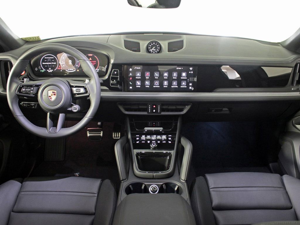 Certified 2025 Porsche Cayenne S image 21