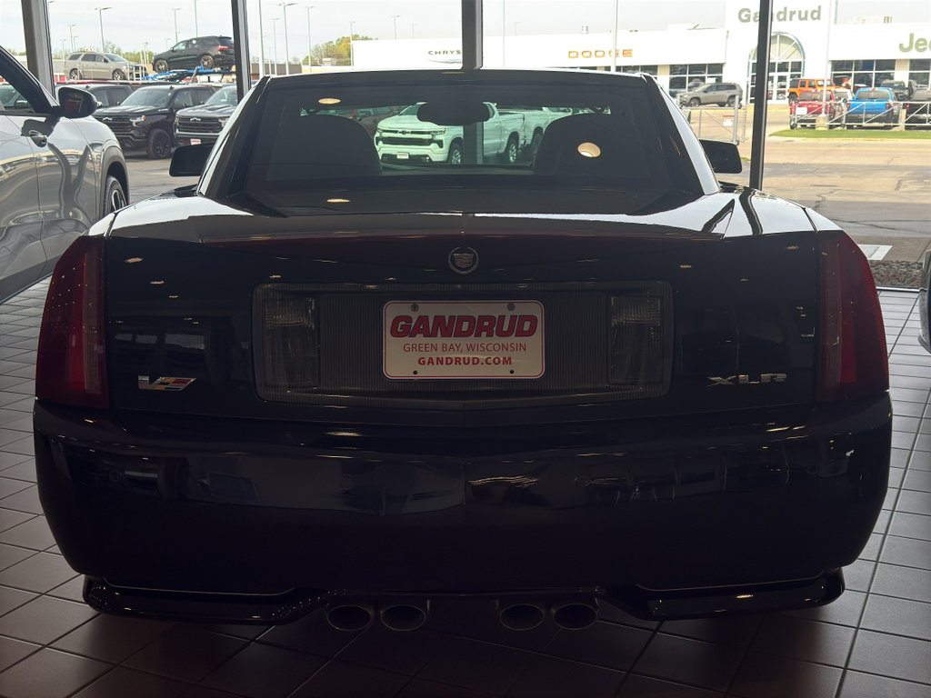 Used 2009 Cadillac XLR V RWD image 4