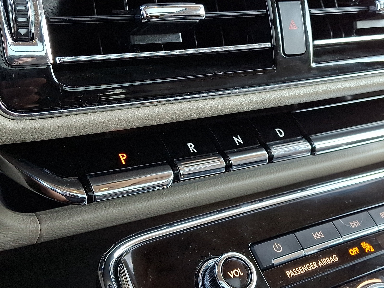 Used 2022 Lincoln Navigator Reserve w/ Monochromatic Package AWD/4WD image 16