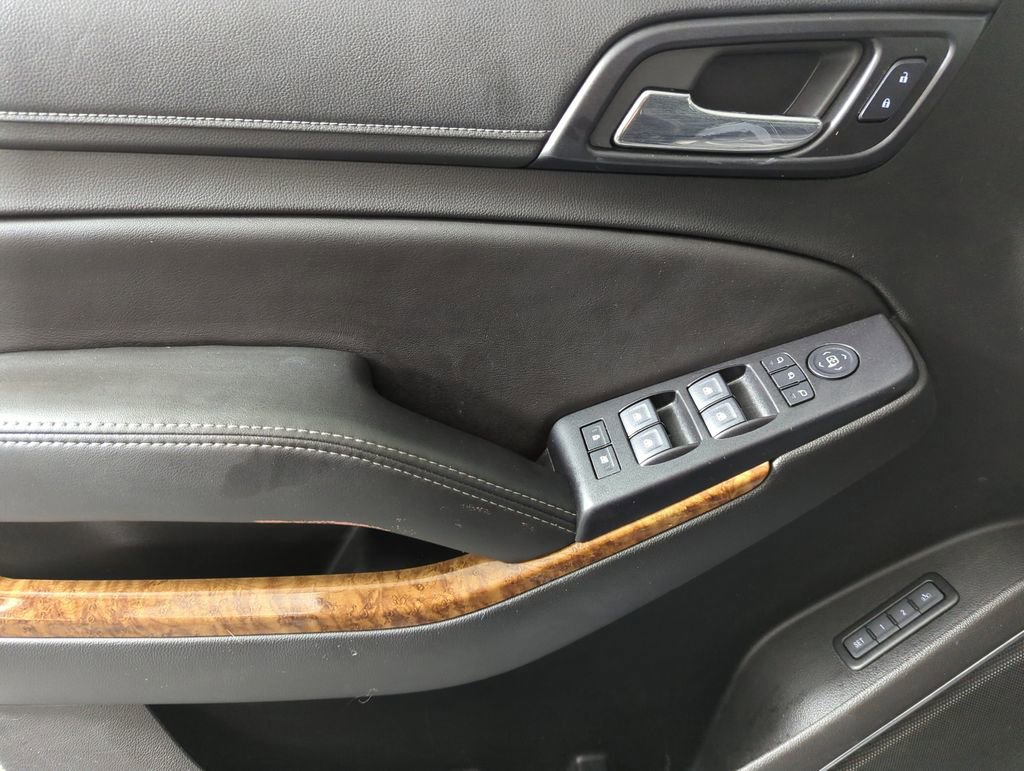 Used 2018 Chevrolet Suburban Premier image 9