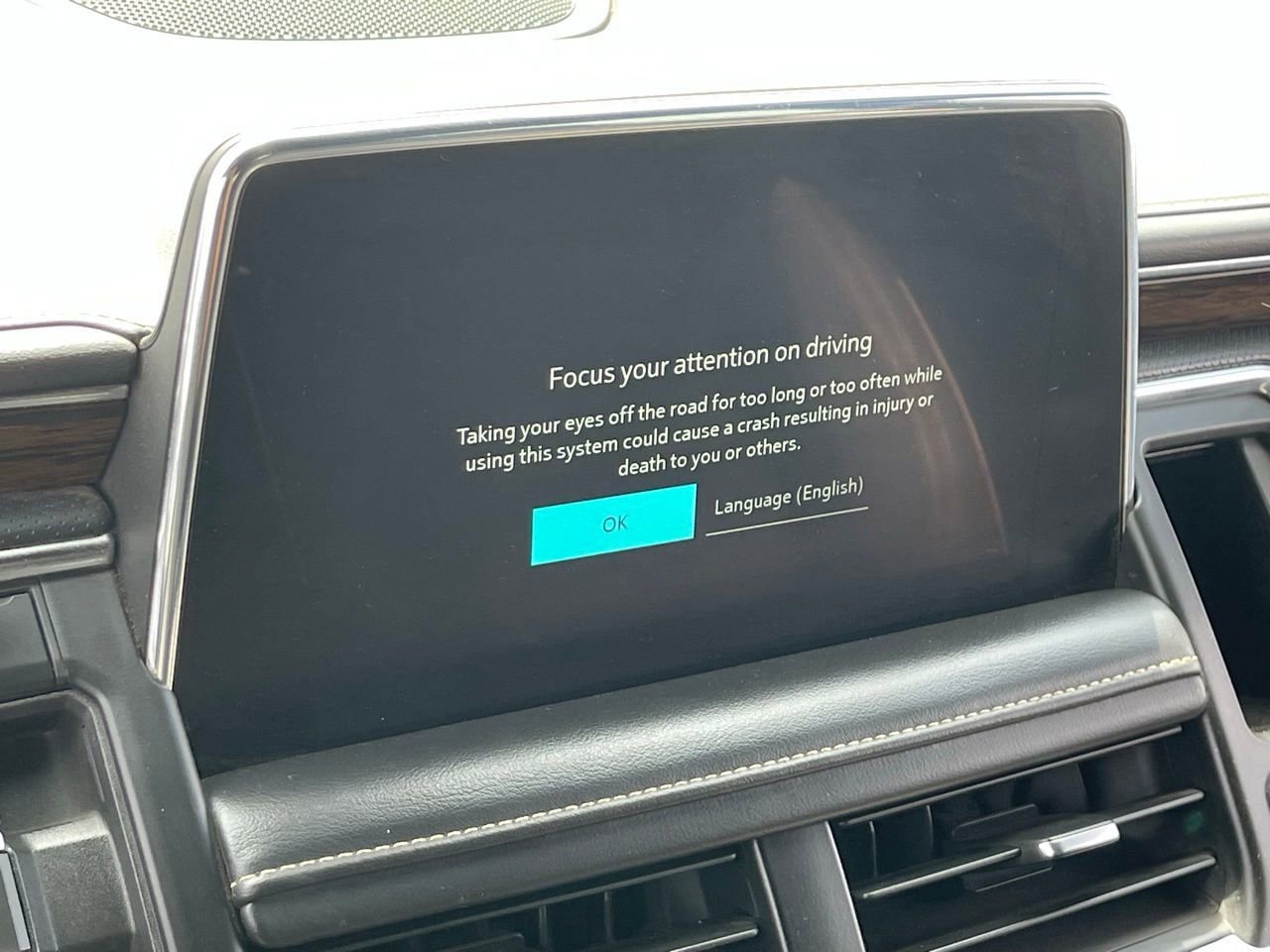 Used 2023 Chevrolet Suburban Premier image 9
