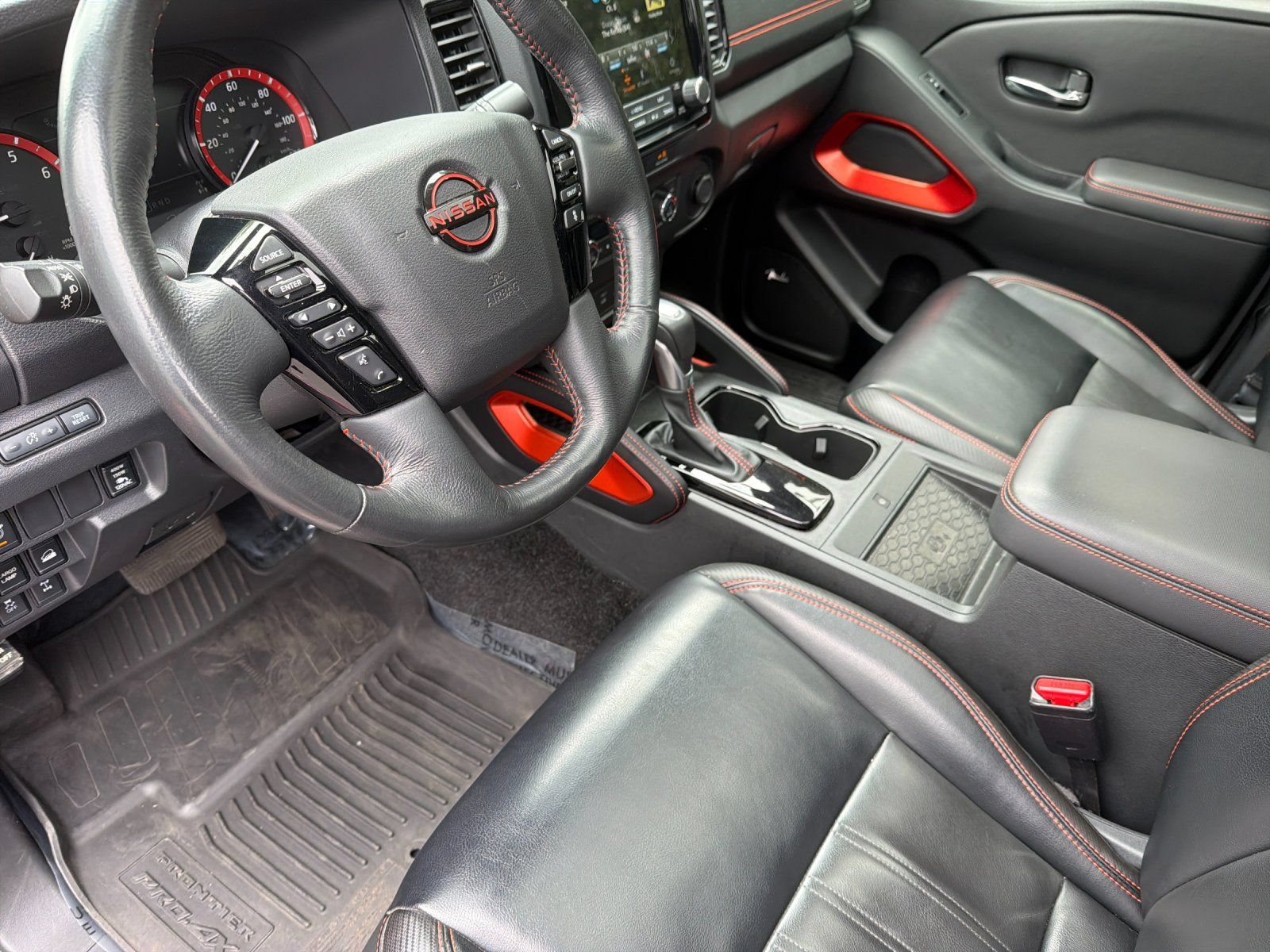 Used 2023 Nissan Frontier PRO-4X w/ Pro-4X Premium Package AWD/4WD image 9