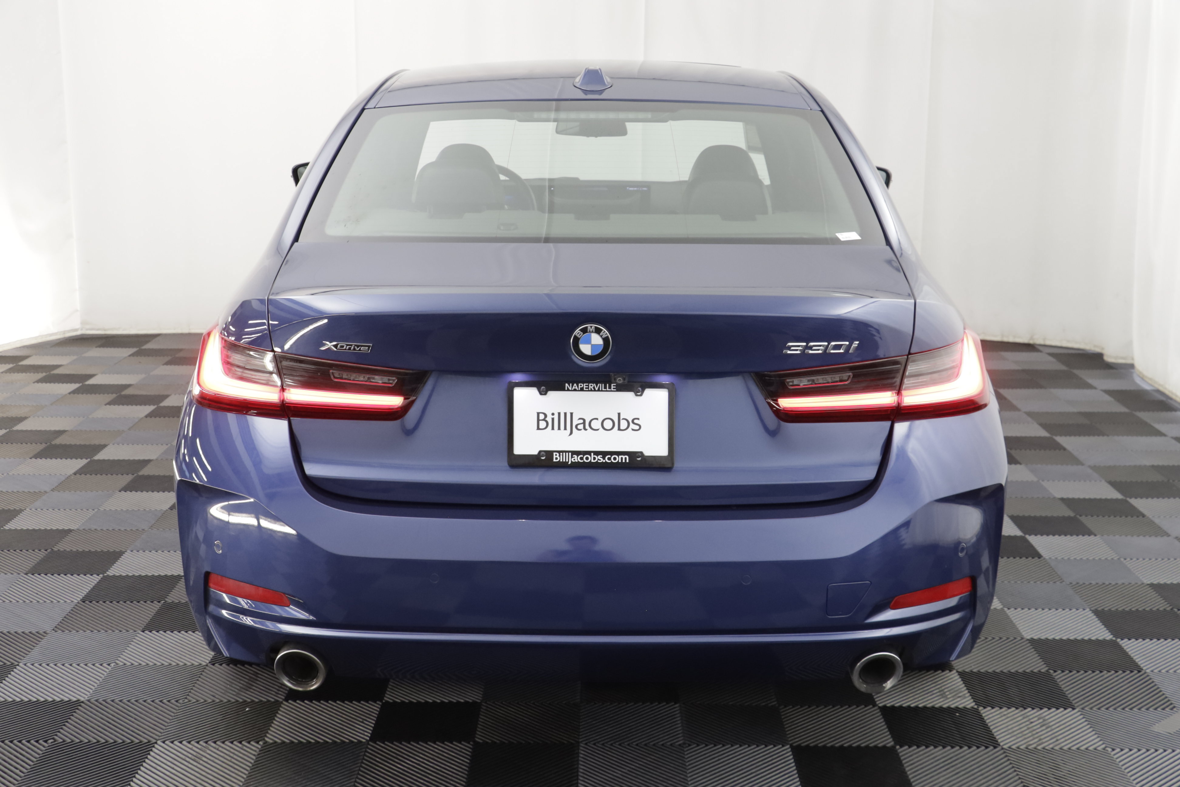 Used 2023 BMW 330i xDrive Sedan w/ Premium Package AWD/4WD image 17