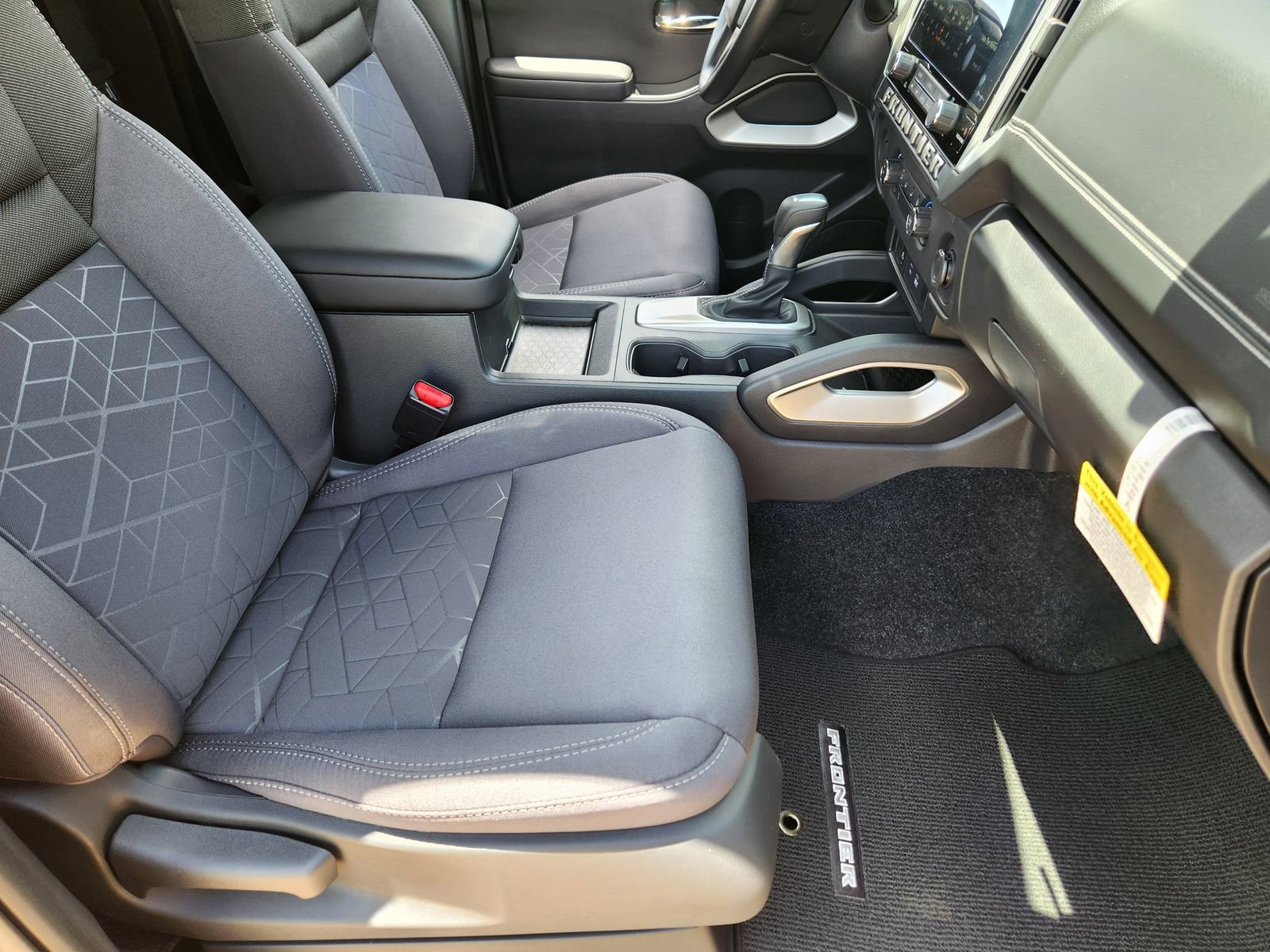 New 2025 Nissan Frontier SV image 12