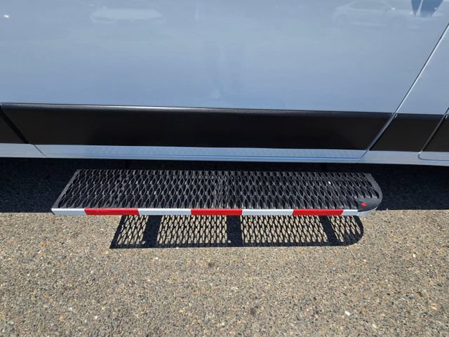 Used 2025 RAM ProMaster 2500 w/ Convenience Group FWD image 16