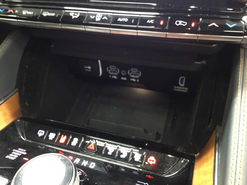 Used 2022 Jeep Grand Wagoneer Series II AWD/4WD image 51
