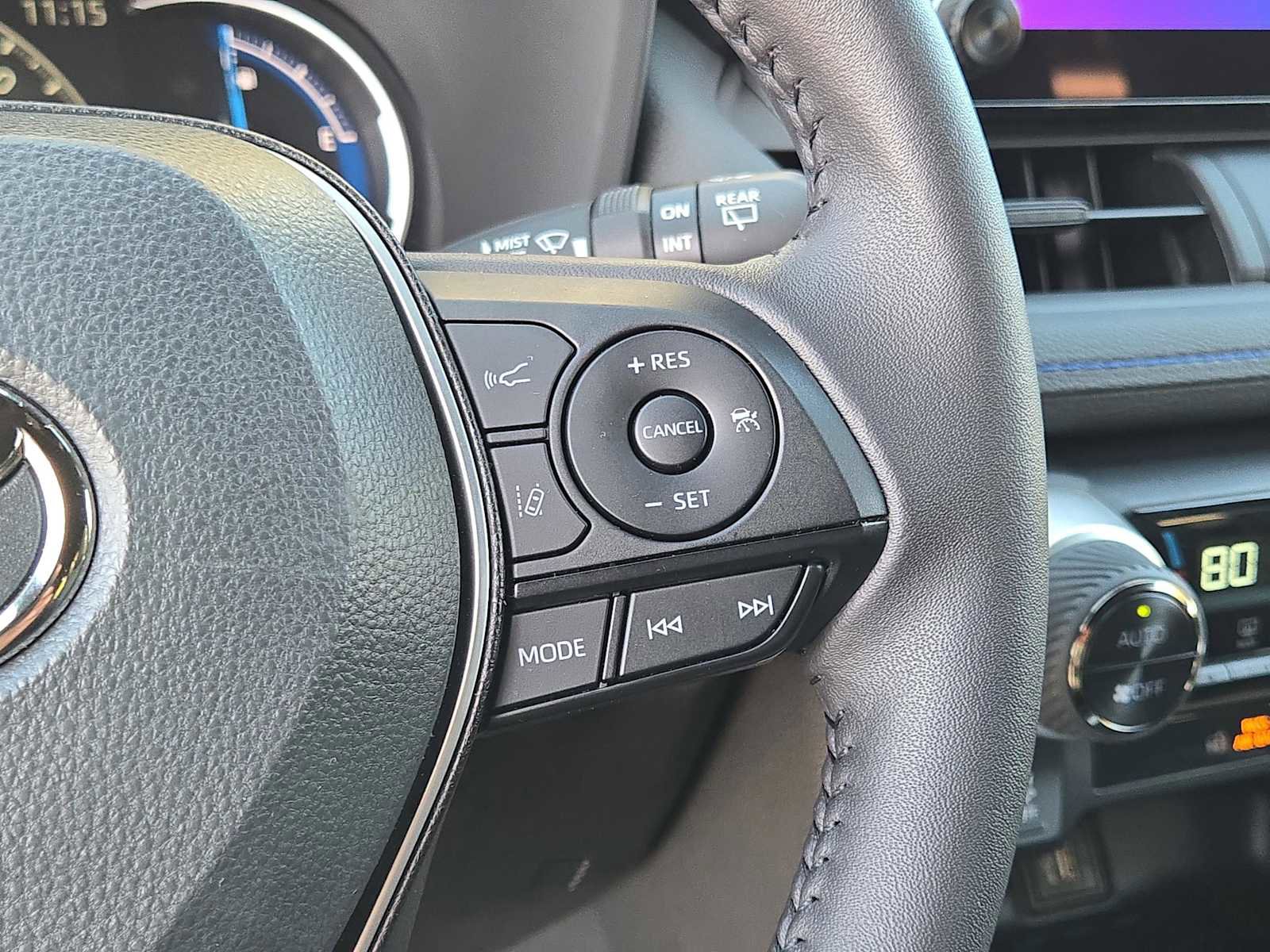 Used 2025 Toyota RAV4 SE image 23