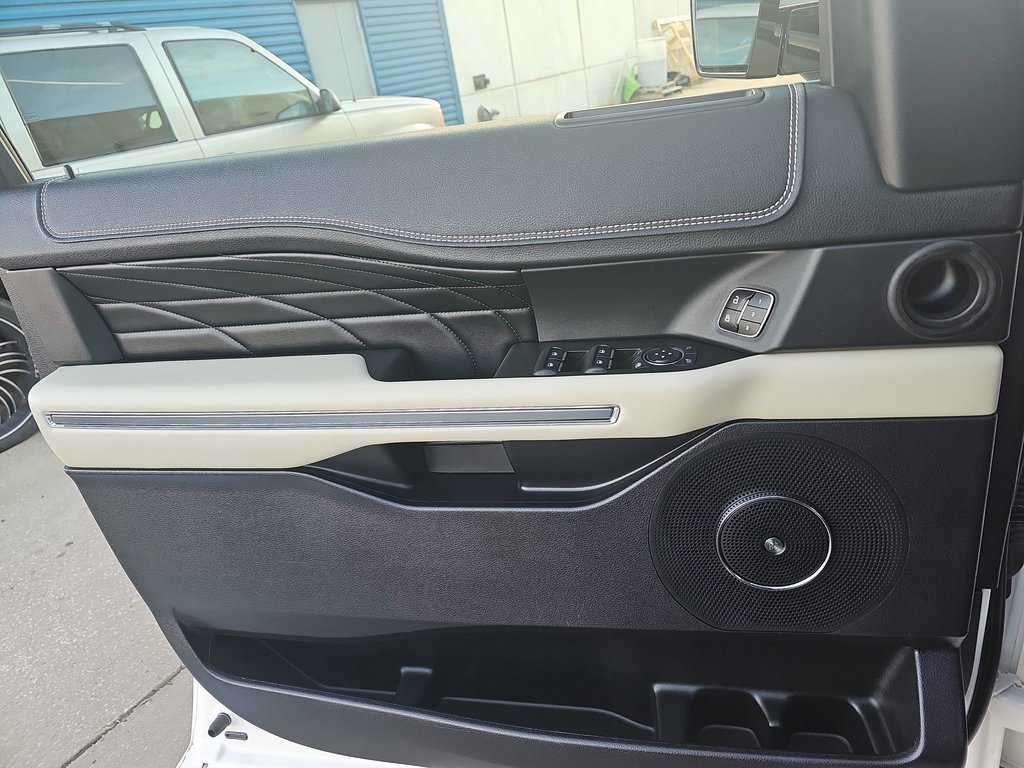Used 2019 Ford Expedition Platinum image 27
