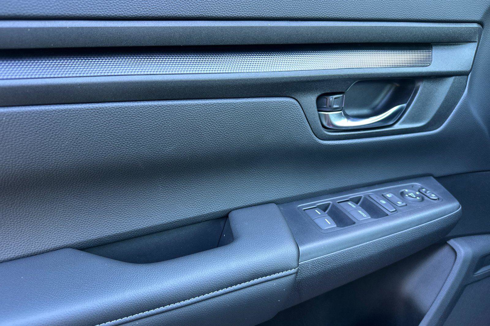 Used 2025 Honda CR-V EX image 11