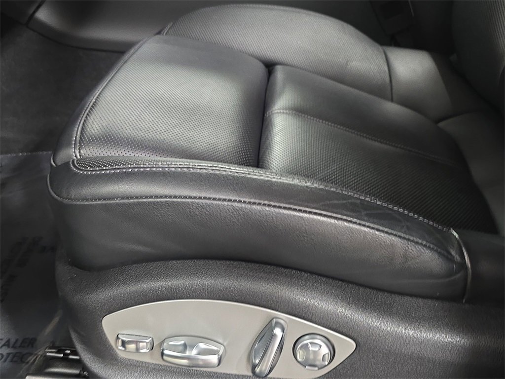 Used 2025 Porsche Macan image 23