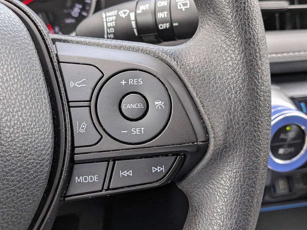Used 2022 Toyota RAV4 XLE w/ Convenience Package FWD image 42