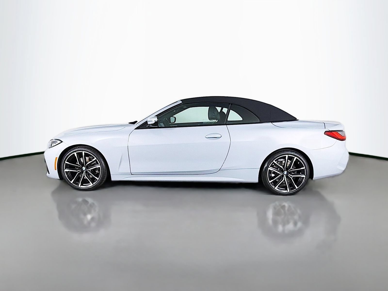 Certified 2023 BMW 430i Convertible w/ M Sport Package RWD image 4