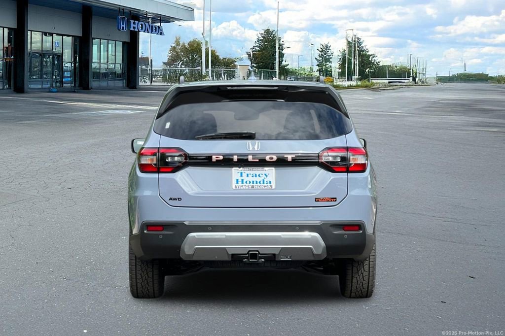 New 2026 Honda Pilot TrailSport image 8