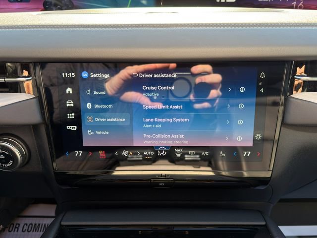 Used 2025 Lincoln Navigator Reserve w/ Jet Appearance Package image 38