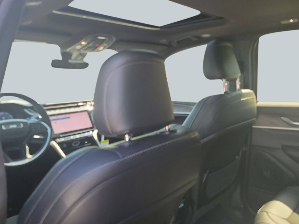 New 2026 Jeep Grand Cherokee Altitude RWD image 36