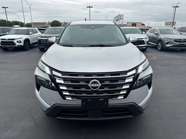 Used 2025 Nissan Rogue SV FWD image 10