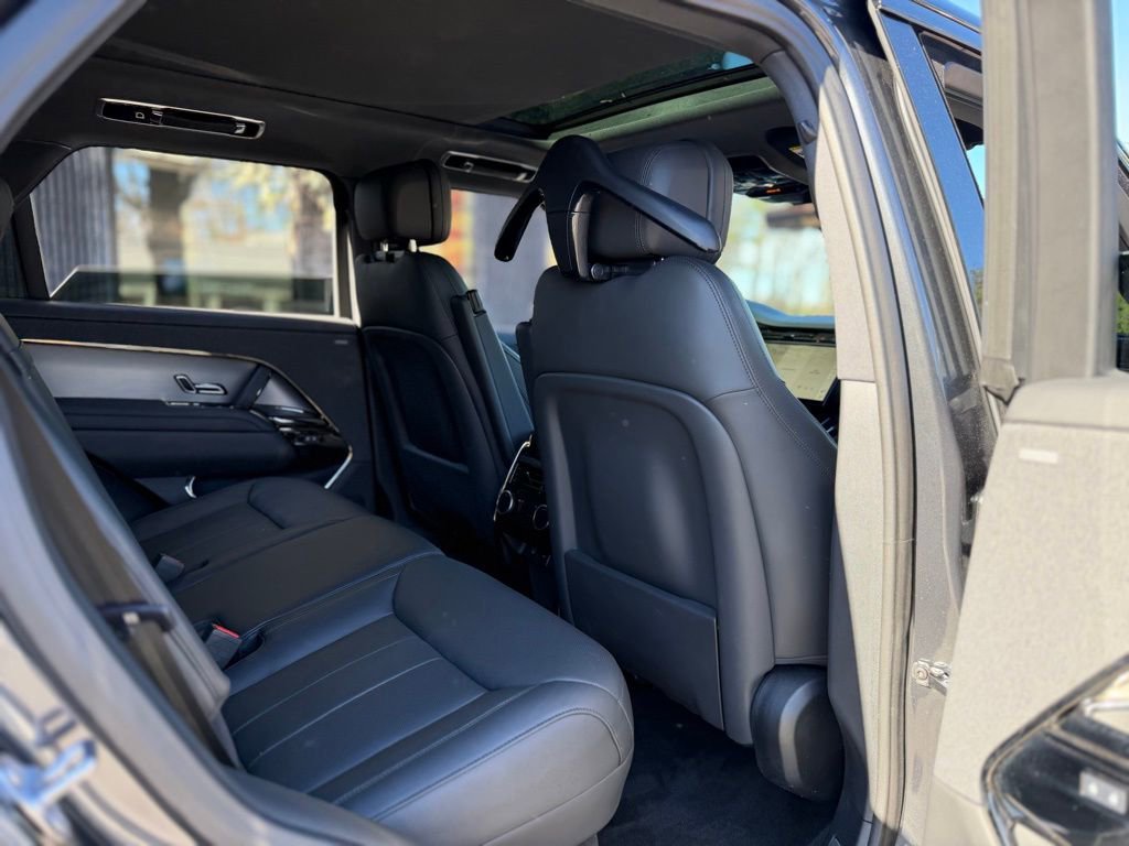 Used 2024 Land Rover Range Rover Sport SE image 36