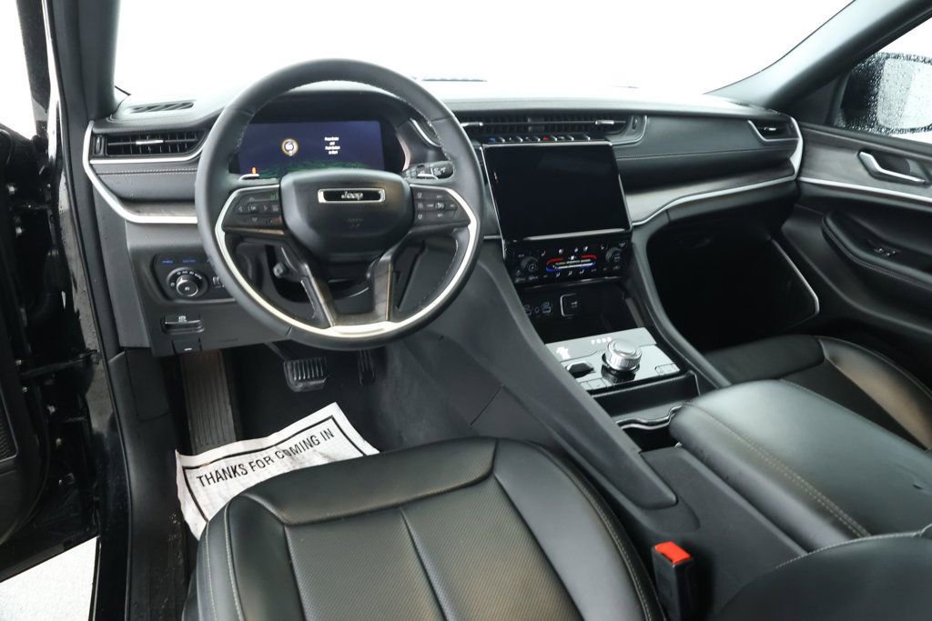 Used 2025 Jeep Grand Cherokee Limited 4xe image 10