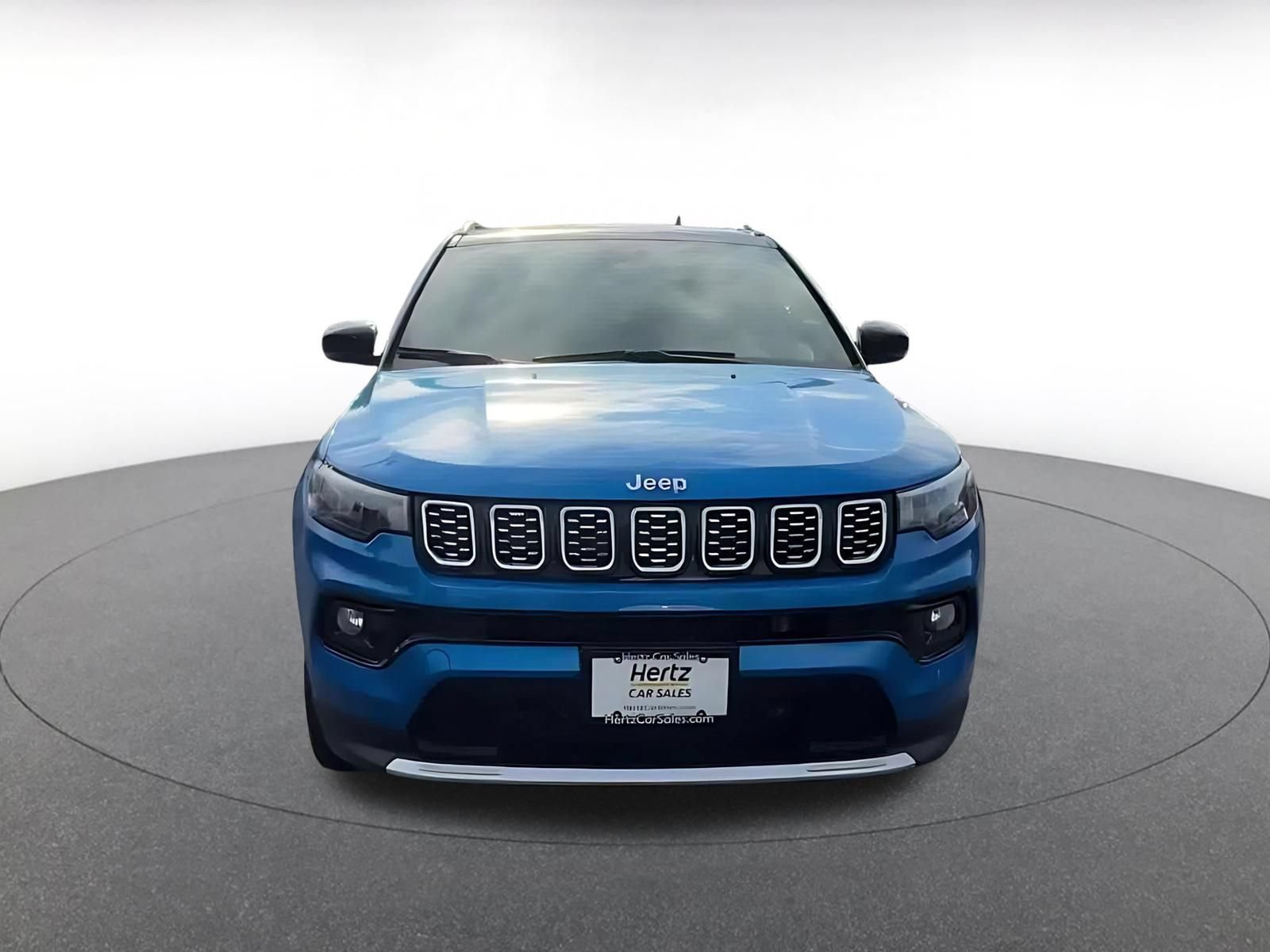Used 2025 Jeep Compass Limited AWD/4WD image 4
