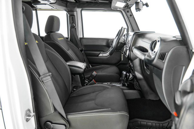 Used 2015 Jeep Wrangler Unlimited Sahara w/ Connectivity Group image 29