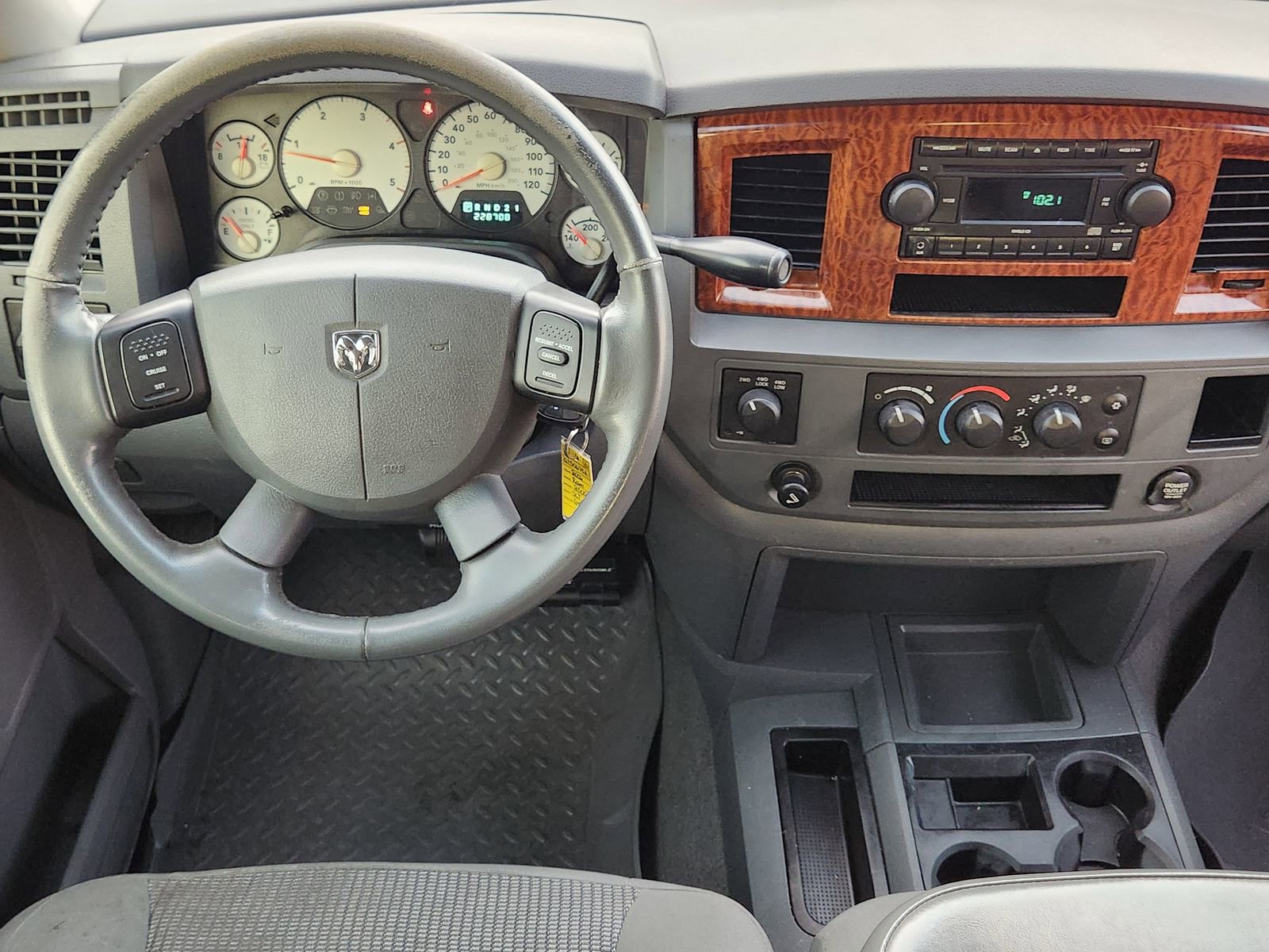 Used 2006 Dodge Ram 2500 Truck SLT image 28