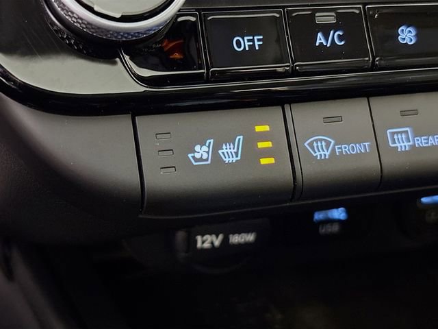 Used 2023 Hyundai Elantra Limited image 21