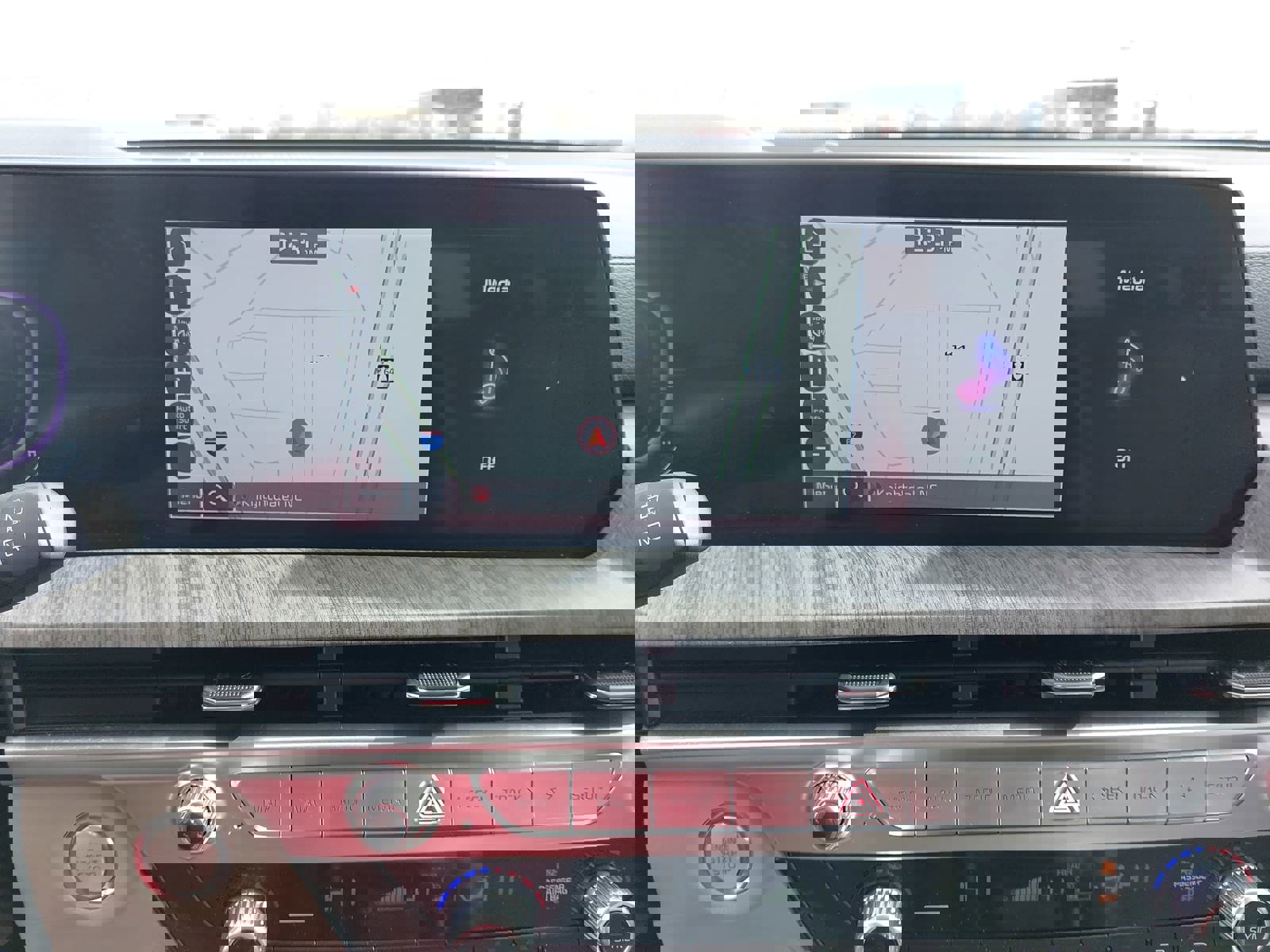 Used 2025 Kia Telluride EX w/ EX Captain's Chair Package image 25