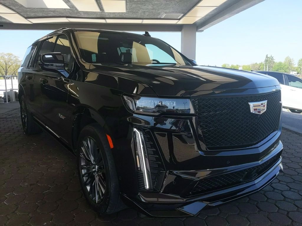 Used 2023 Cadillac Escalade ESV V AWD/4WD image 4