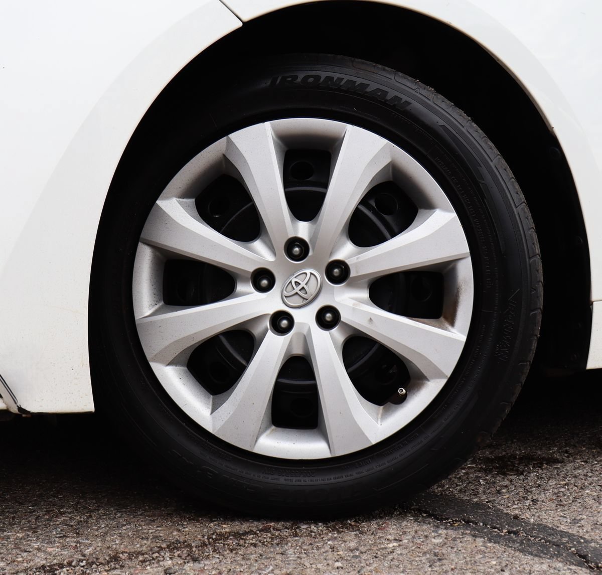 Used 2021 Toyota Corolla LE FWD image 5