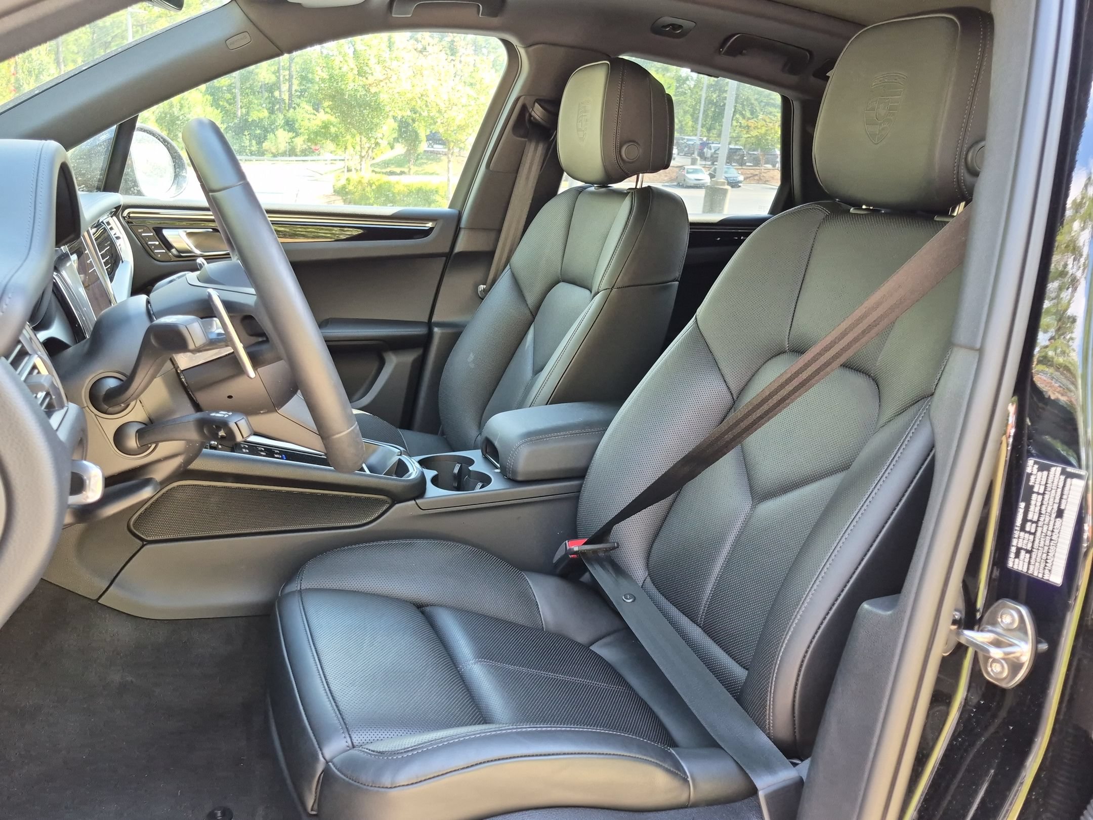 Used 2026 Porsche Macan AWD/4WD image 5