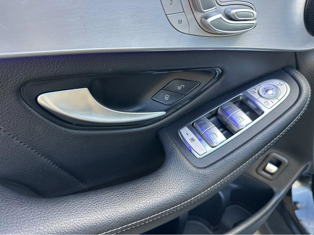 Used 2022 Mercedes-Benz GLC 300 image 34