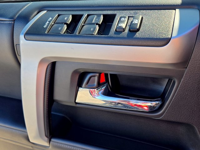 Used 2023 Toyota 4Runner SR5 Premium w/ Moonroof Package RWD image 29