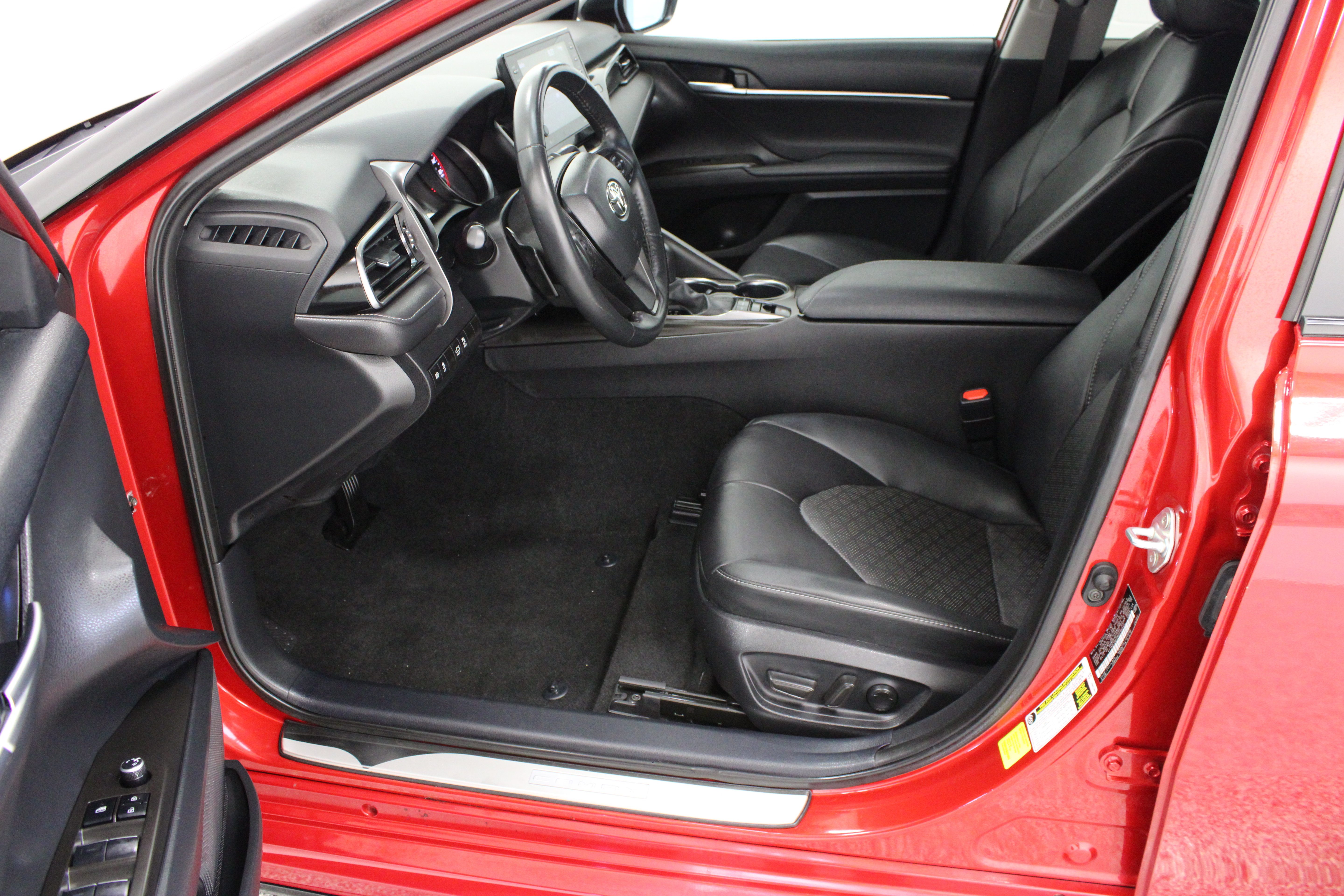 Used 2024 Toyota Camry XSE FWD image 14