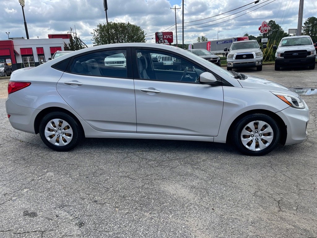 Used 2015 Hyundai Accent GLS image 6