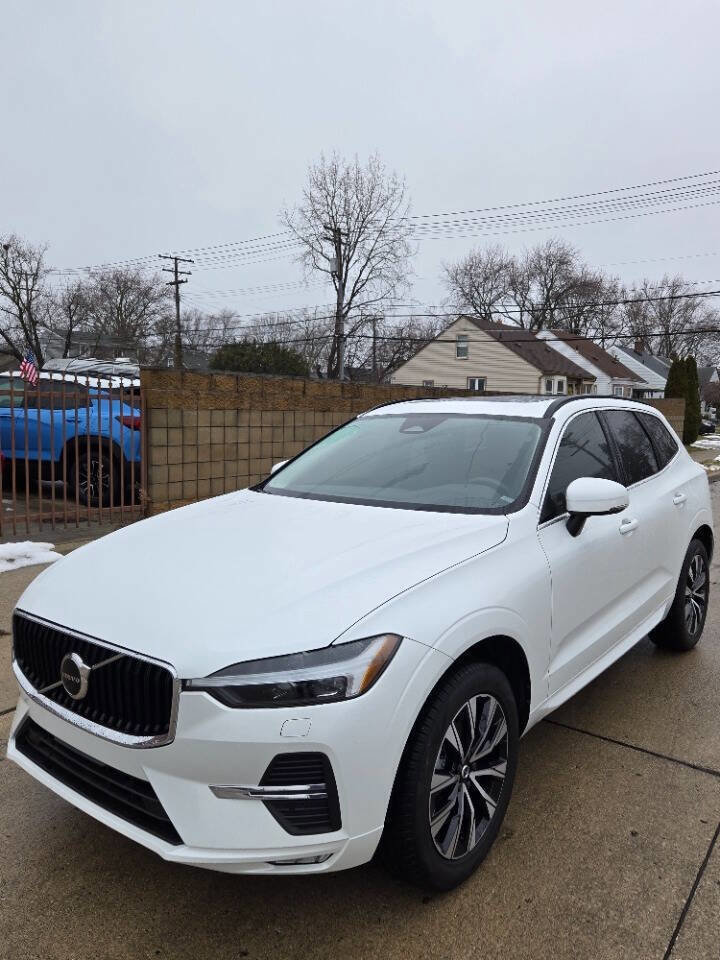 Used 2023 Volvo XC60 B5 Core image 4