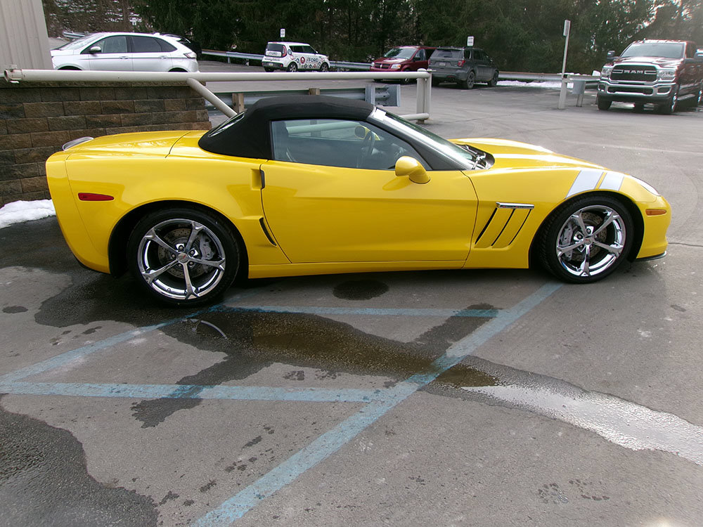 Used 2011 Chevrolet Corvette Grand Sport w/ Preferred Equipment Group RWD image 6