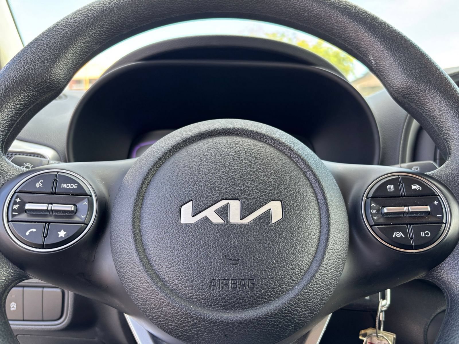 Used 2025 Kia Soul LX w/ LX Technology Package FWD image 25