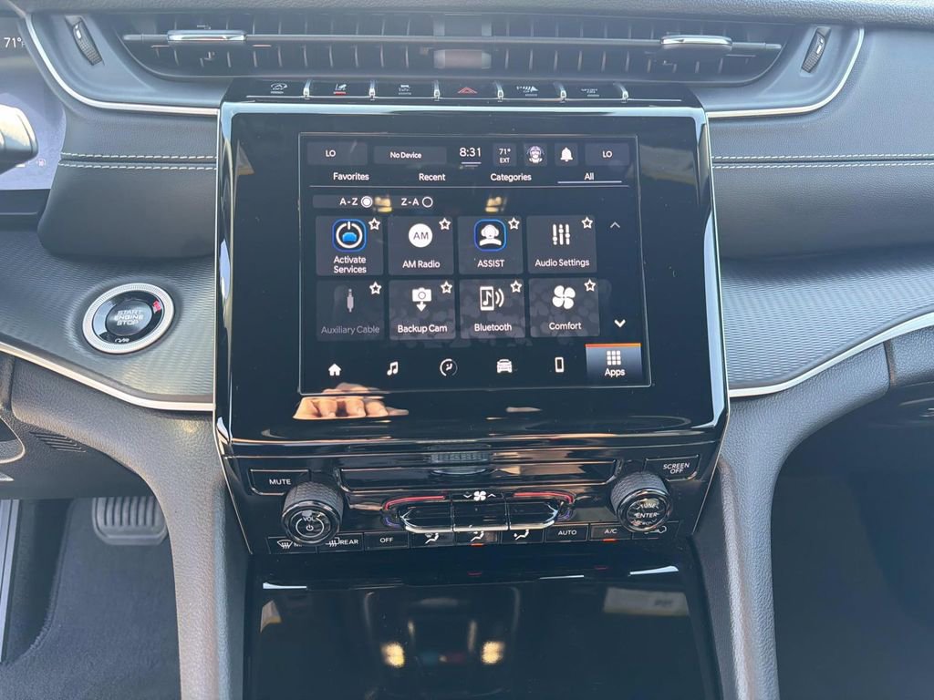 Used 2024 Jeep Grand Cherokee Laredo image 30