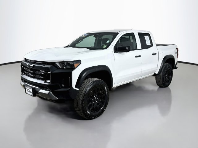 Used 2023 Chevrolet Colorado Trail Boss AWD/4WD image 8